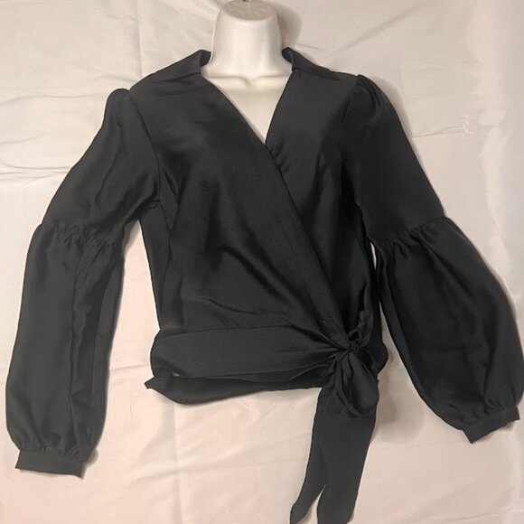 🔥 BNWT Michael Kors Black Wrap Shirt – Size Small! 🔥 - Picture 4 of 7
